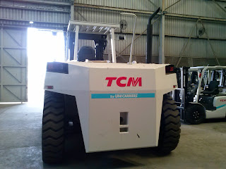 SEWA RENTAL FORKLIFT 23 TON MURAH