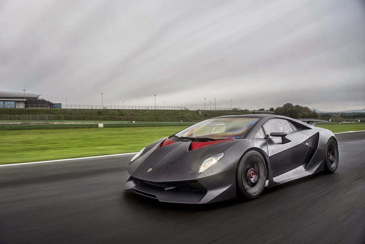 Automotiveblogz: Lamborghini Veneno amp; Sesto Elemento at Vallelunga 