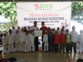 1000 anak asuh BMH terbangkan balon perdamaian