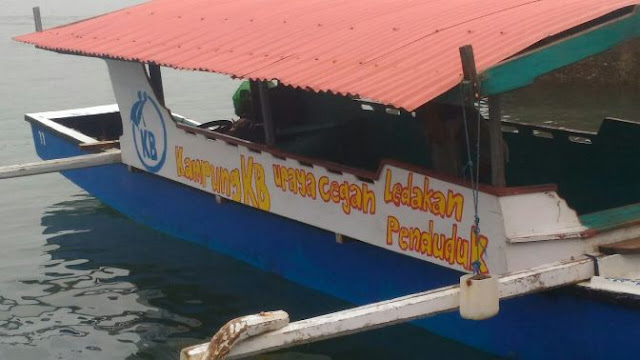 Perahu Ojek Padang-Manarai, Ikut Sosialisasikan Program KB