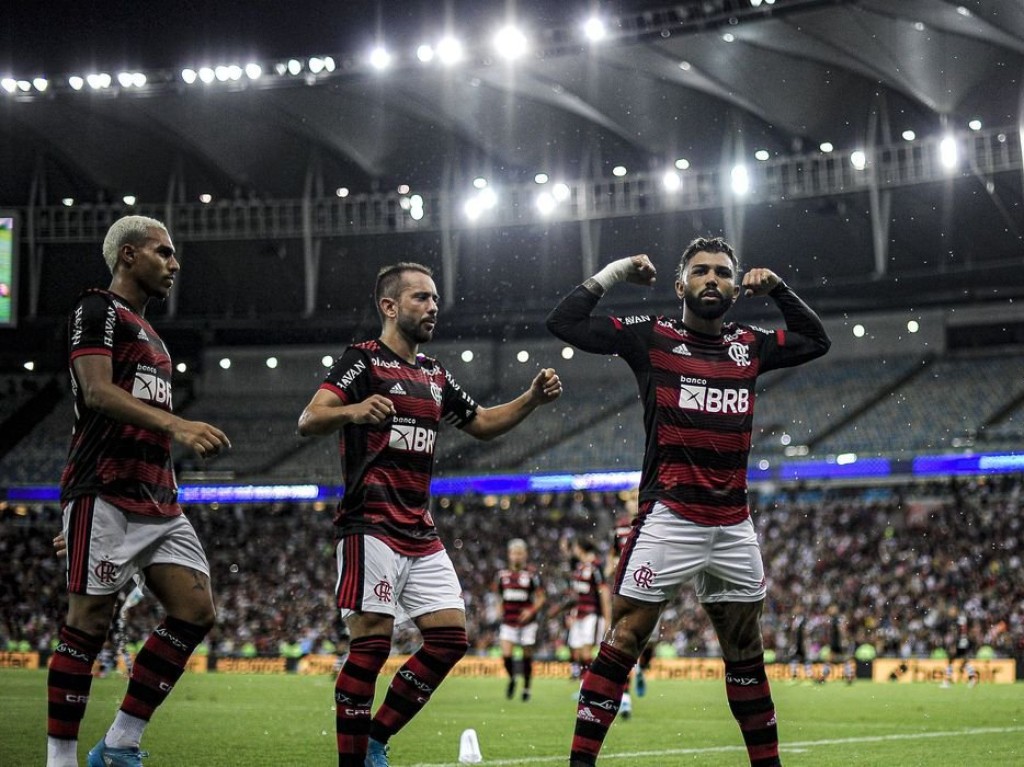 Flamengo confirma saída do técnico Paulo Sousa