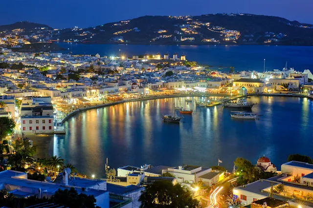 Mykonos il porto di notte