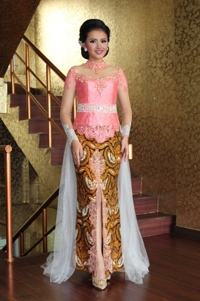 55 Model  Kebaya  Pesta Untuk  Wanita  Kurus  Langsing 2019  