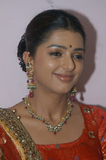 Indian Actress Bhumika Chawla Hairstyle Picture Gallery