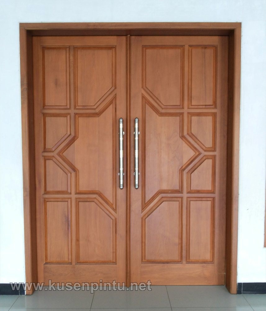 Model Dua Pintu Rumah Utama Kupu Tarung