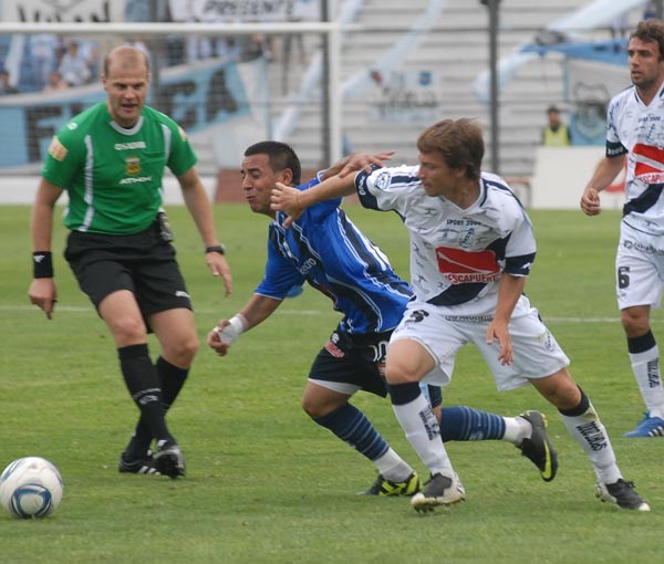 González arbitrará al Lobo vs la Gloria