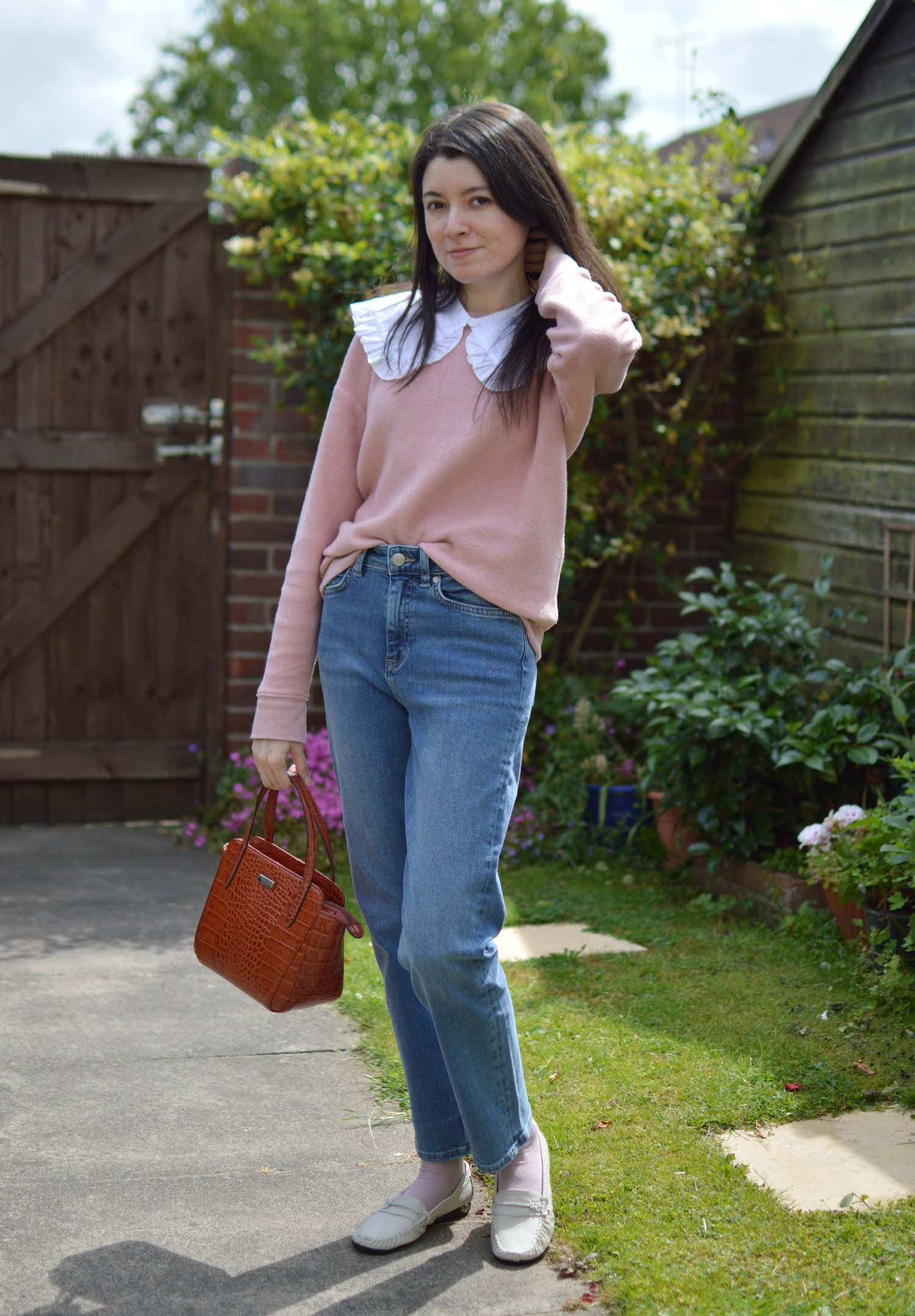 Ruffle Collar & Pink