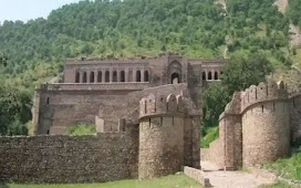 भूतिया किले के नाम से मशहूर है भानगढ़ , जानें क्या है इसके पीछे का रहस्य और इतिहास 