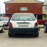 A new turquoise Bracebar in the rear. And a big exhaust!