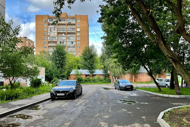 улица Зои и Александра Космодемьянских, дворы