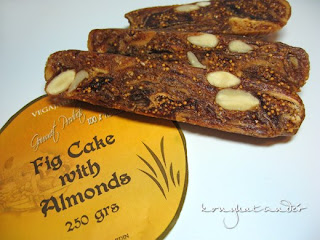 fig cake with almonds