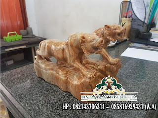 Patung Onyx