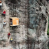 Toko Ini Nempel di Tebing, Yang Mau Jajan Harus Panjat Setinggi 120 Meter