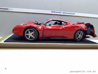 Miniatura Ferrari 458 Italia batida mini crashed car