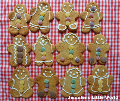 Making gingerbread men with children