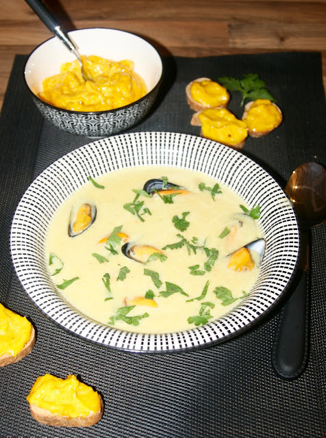 alt="velouté de moules au curry"