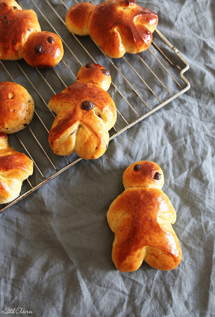 Weckmänner - Rezept - selber backen - mit Schokolade