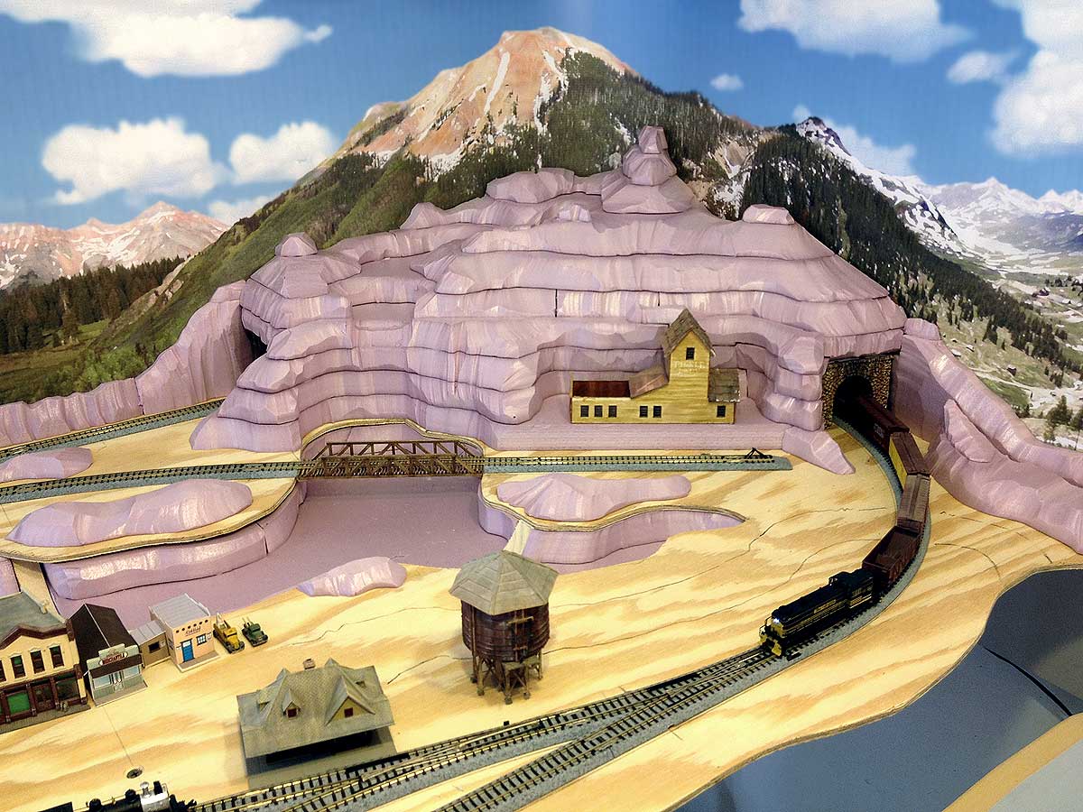 Red Mountain begins to take shape in N scale Colorado - but it still 