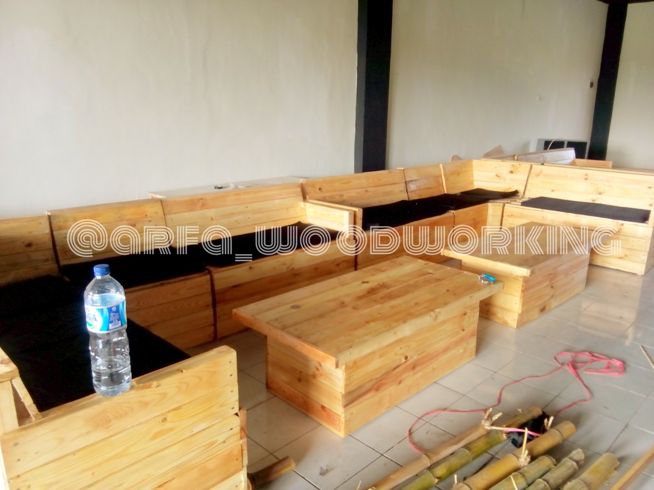  Sofa  Modern Minimalis Spons Pinus Jati  Belanda 