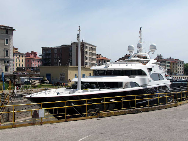 Yacht Subday, bacino di carenaggio piccolo, Livorno