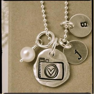 Through-my-lens-necklace