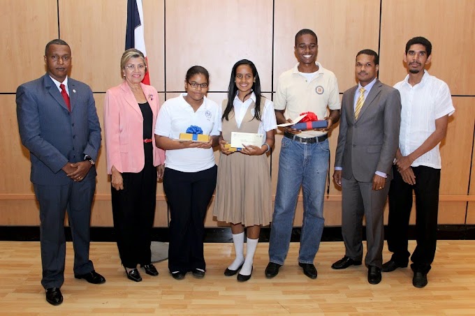 BARAHONA: Estudiantes Ganan Premios Olimpiadas Nacionales.