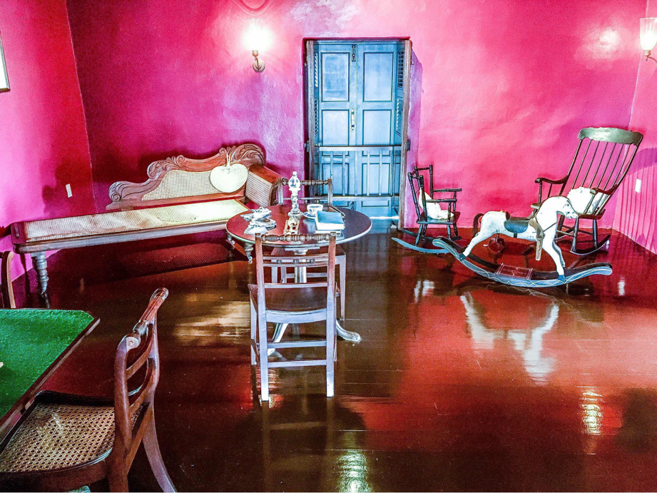 Parlour Pedro Saint James