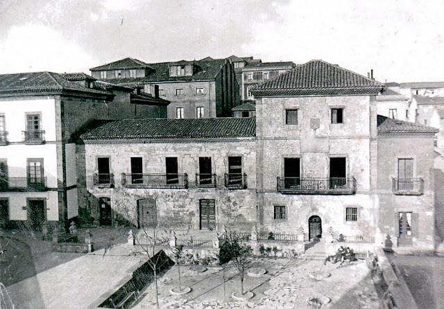 "Casa Jovellanos" antes de la restauración. Colección Padre Patac-Archivo Municipal (Los Pollos de Dn. Pepito)