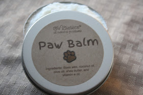 http://mygoldenjourneyblog.blogspot.com/2018/01/diydog-balm.html