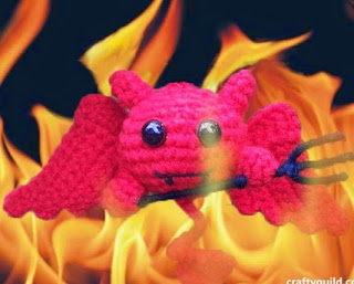 http://craftyguild.com/2014/10/crochet-cute-devil-amigurumi.html