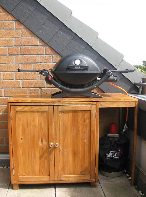 BBQ grill table