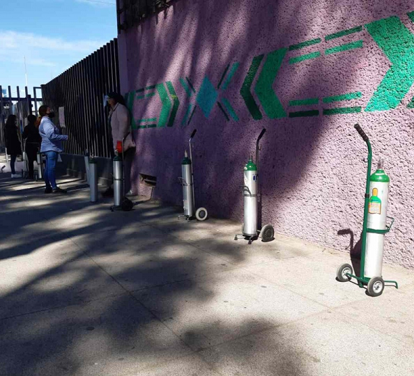 Llenan tanques de oxígeno gratis en la GAM