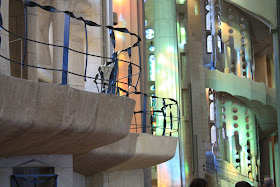 Curved line inside the Sagrada Familia Basilica