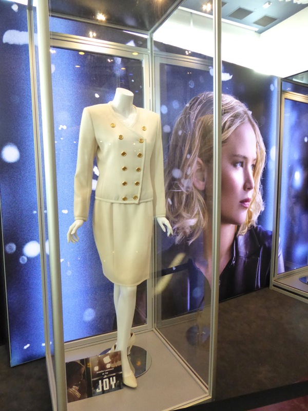 Jennifer Lawrence Joy Mangano movie costume