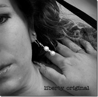Earrings Close bw LO