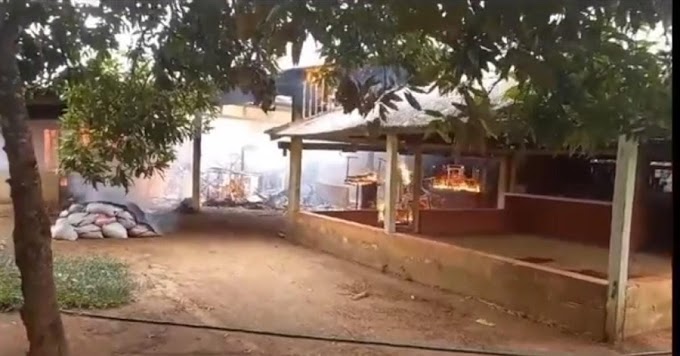  Incêndio destrói 'Casa da Funai' de indígenas Kaxarari em Rondônia