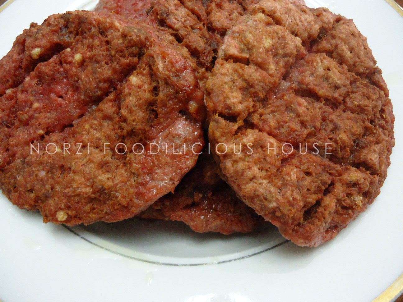 NORZI FOODILICIOUS HOUSE: RESEPI : BURGER DAGING