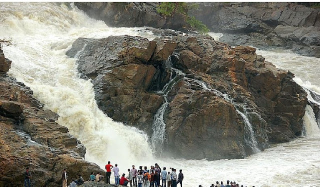  Shivanasamundram, Karnataka Waterfall