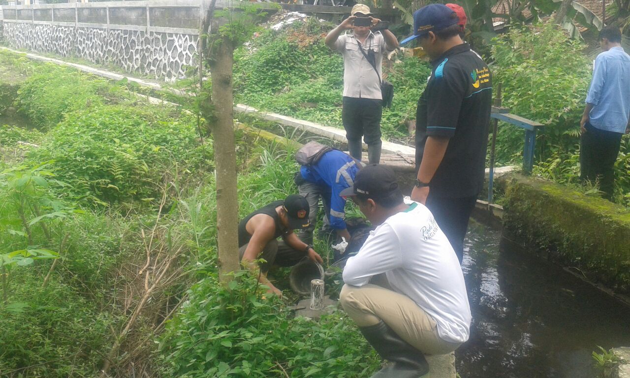  PENGUKURAN  CALON LOKASI  EMBUNG DESA CATURHARJO 