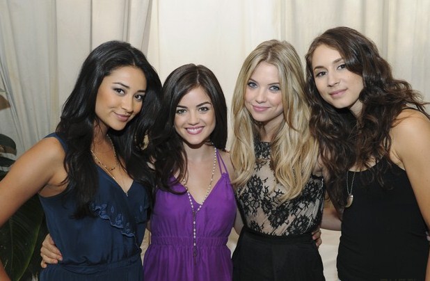 Pretty Little Liars Cast Press Conference Cuties