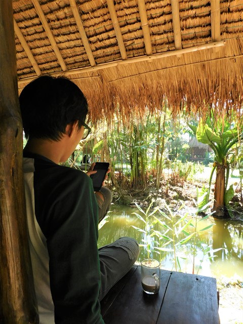 Makan siang di Sapu Lidi Sawah Lembang