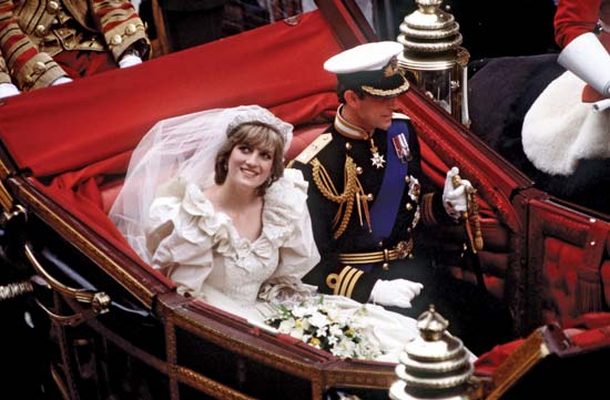 prince charles and princess diana wedding cake. peoples. Royal Wedding