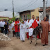 Fiéis fazem procissão para celebrar Domingo de Ramos em Jaguarari