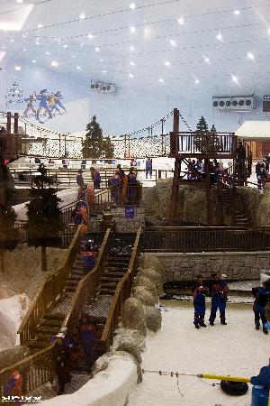 dubai mall ski. an indoor mall ski slope?