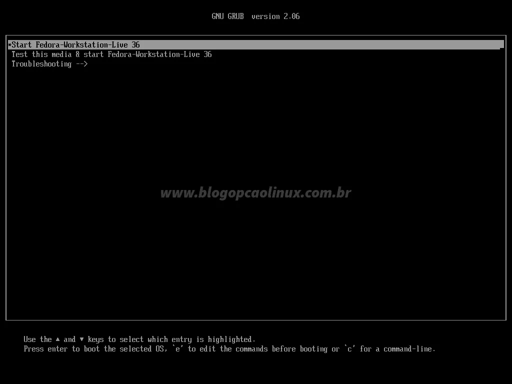 Tela de boot (UEFI) do Fedora 36 Workstation