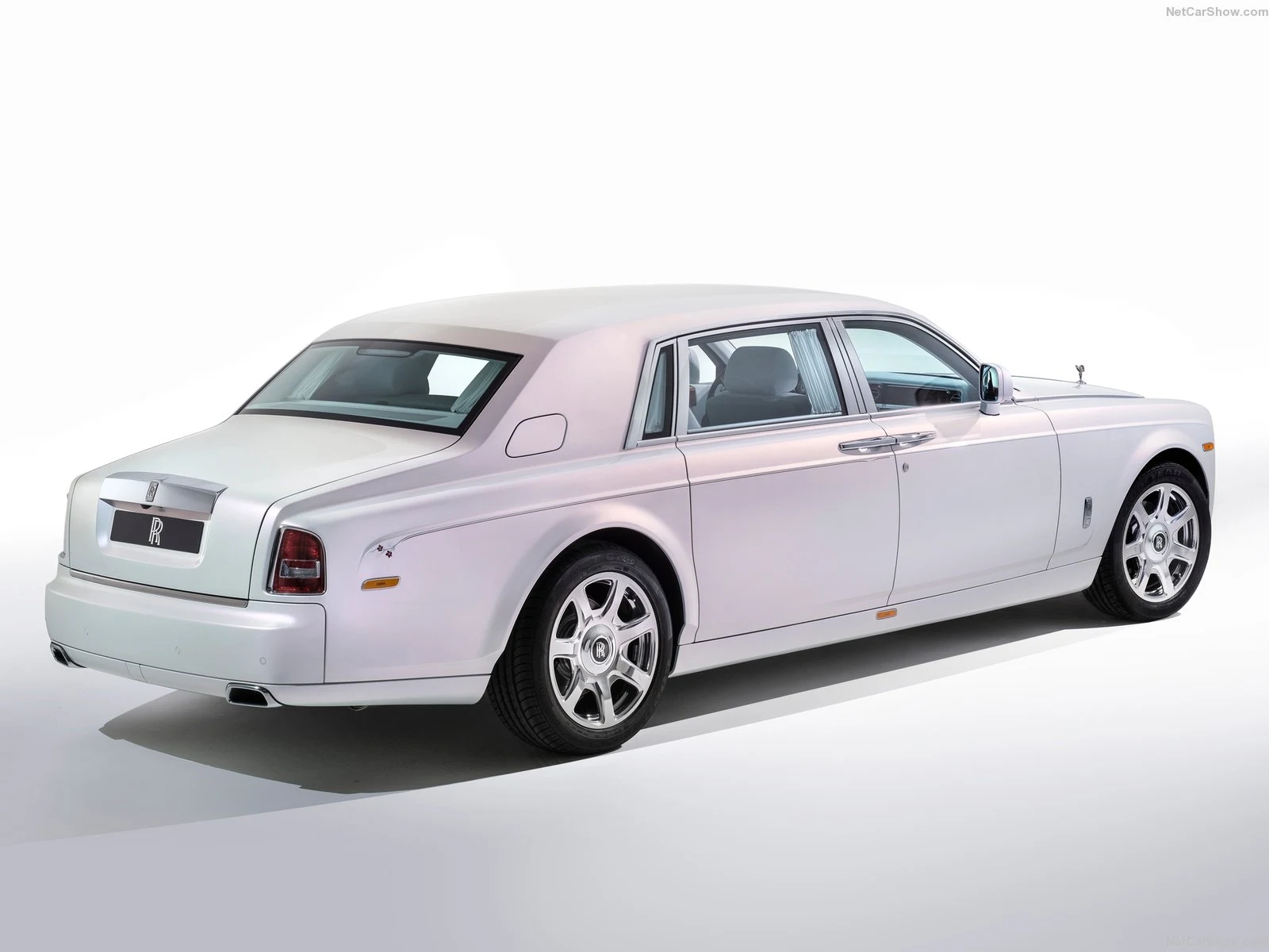 Hình ảnh xe siêu sang Rolls-Royce Phantom Serenity 2015 & nội ngoại thất