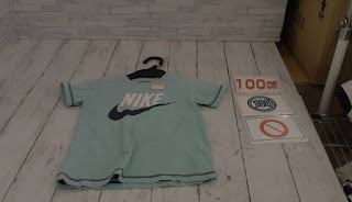 中古品　子供服　１００㎝　ＮＩＫＥ　半袖Ｔシャツ　１００円