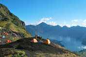 Trekking ke Gunung Rinjani di Lombok adalah pengalaman mendebarkan dan menantang