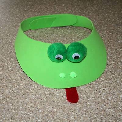 Ide membuat topi berbentuk ular dari kertas untuk anak-anak