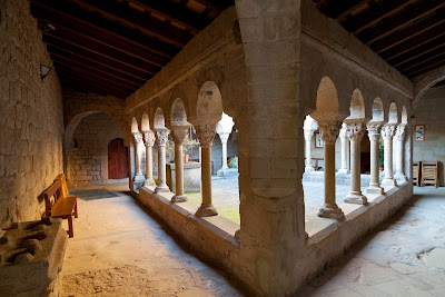  Monestir Romànic de Santa Maria de Lluçà